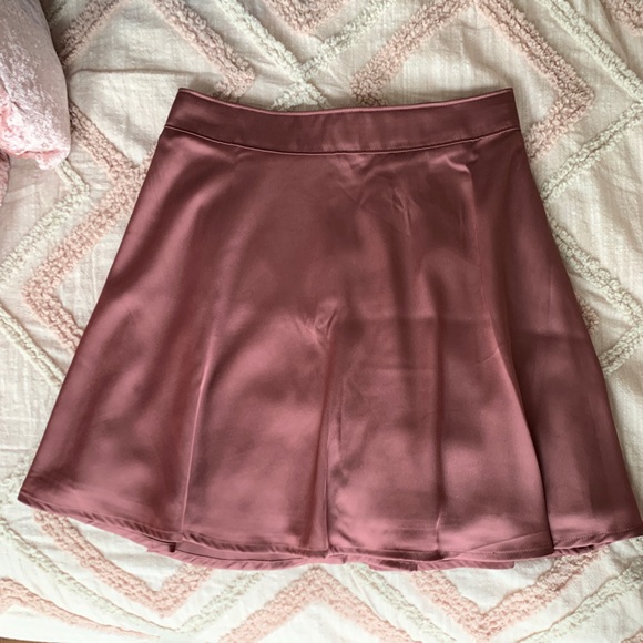 Mauve Satin Skirt - New, Unworn - Picture 1 of 4